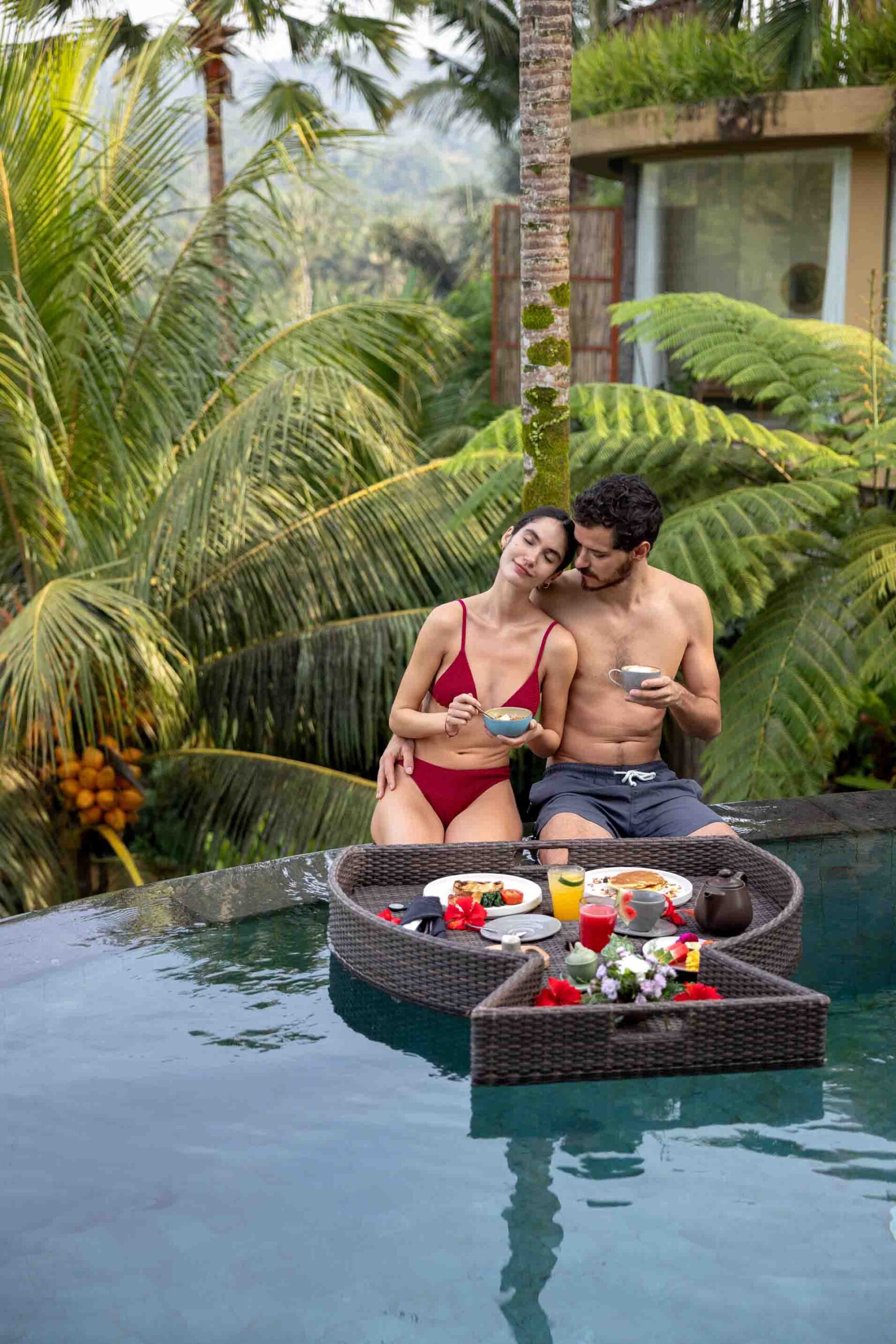 couple breakfast at pool hotel photoshoot